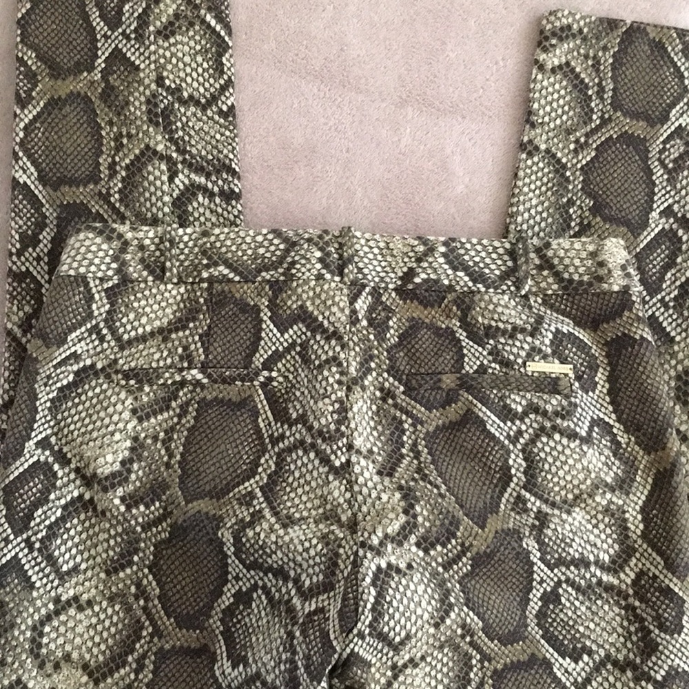 Nwot Michael Kors Python Print Pant Size 6 - image 4